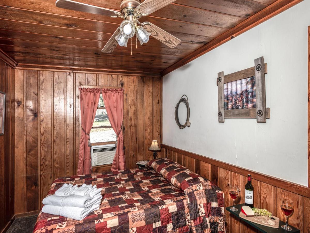 Apache Village Cabinette 15, Queen Bed, Midtown, Sleeps 2 Ruidoso Esterno foto